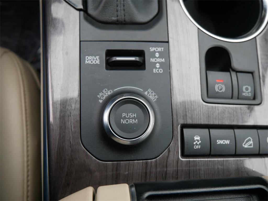 used 2022 Toyota Highlander car, priced at $37,777