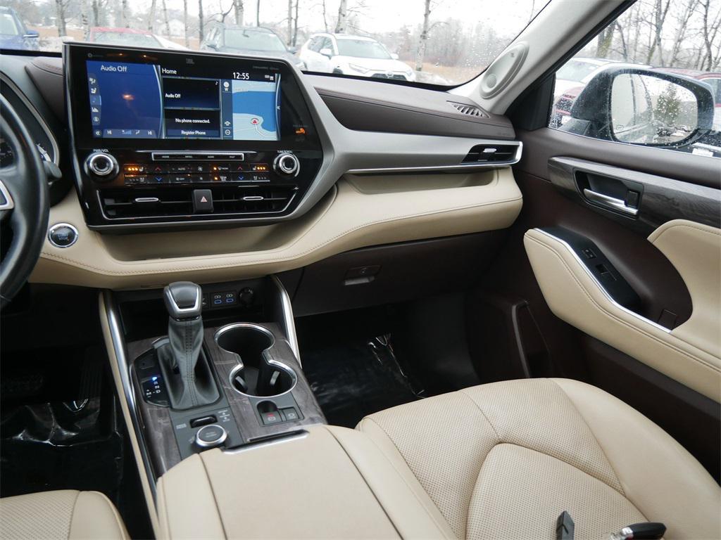 used 2022 Toyota Highlander car, priced at $37,777