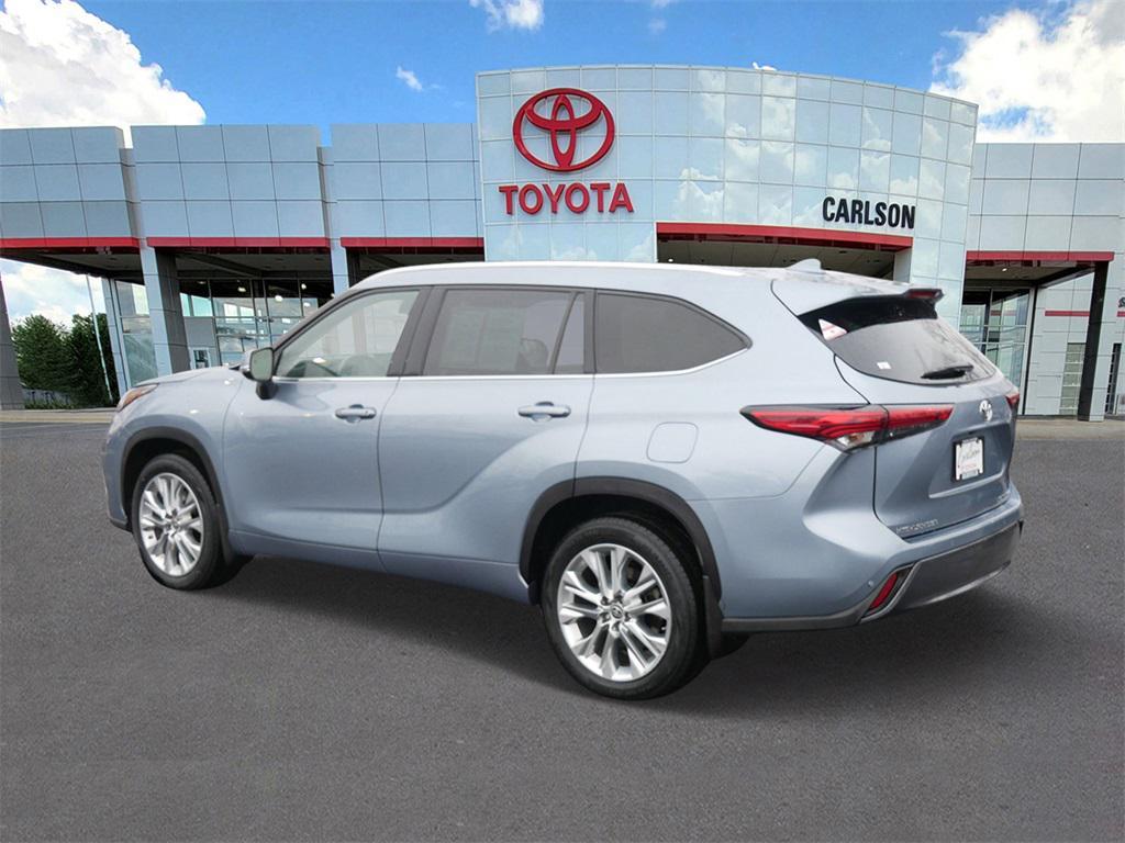 used 2022 Toyota Highlander car, priced at $37,777