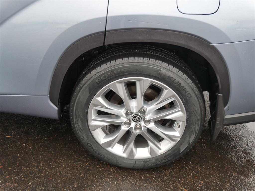 used 2022 Toyota Highlander car, priced at $37,777