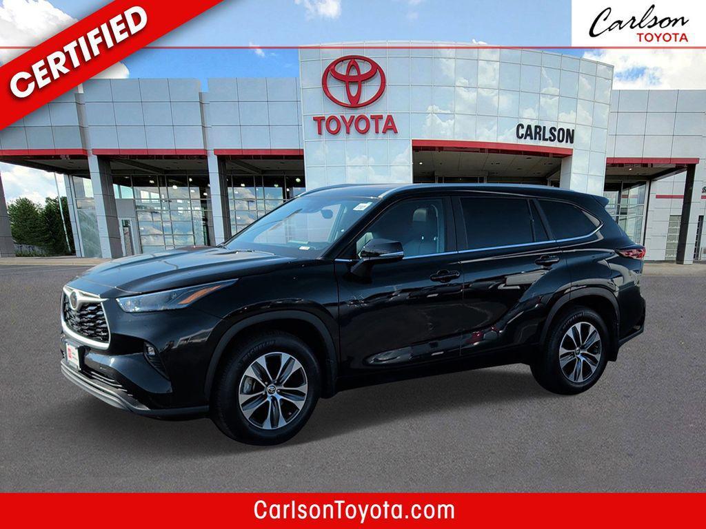 used 2024 Toyota Highlander car, priced at $42,155