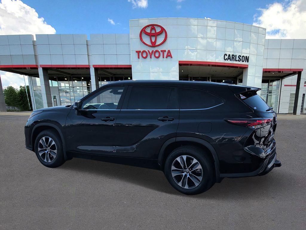 used 2024 Toyota Highlander car, priced at $42,155