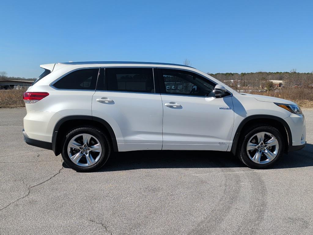 used 2018 Toyota Highlander Hybrid car, priced at $21,997