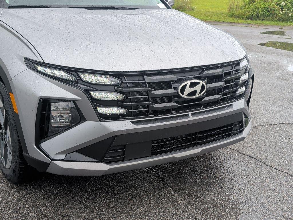 new 2026 Hyundai TUCSON Hybrid car, priced at $33,648