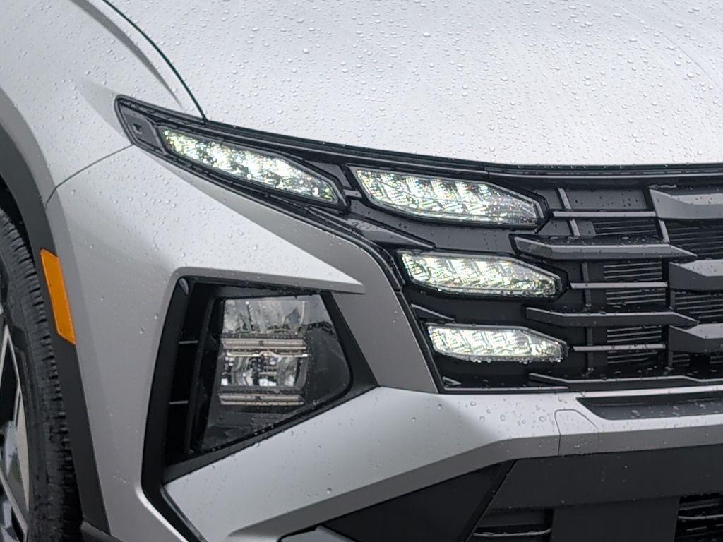 new 2026 Hyundai TUCSON Hybrid car, priced at $33,648