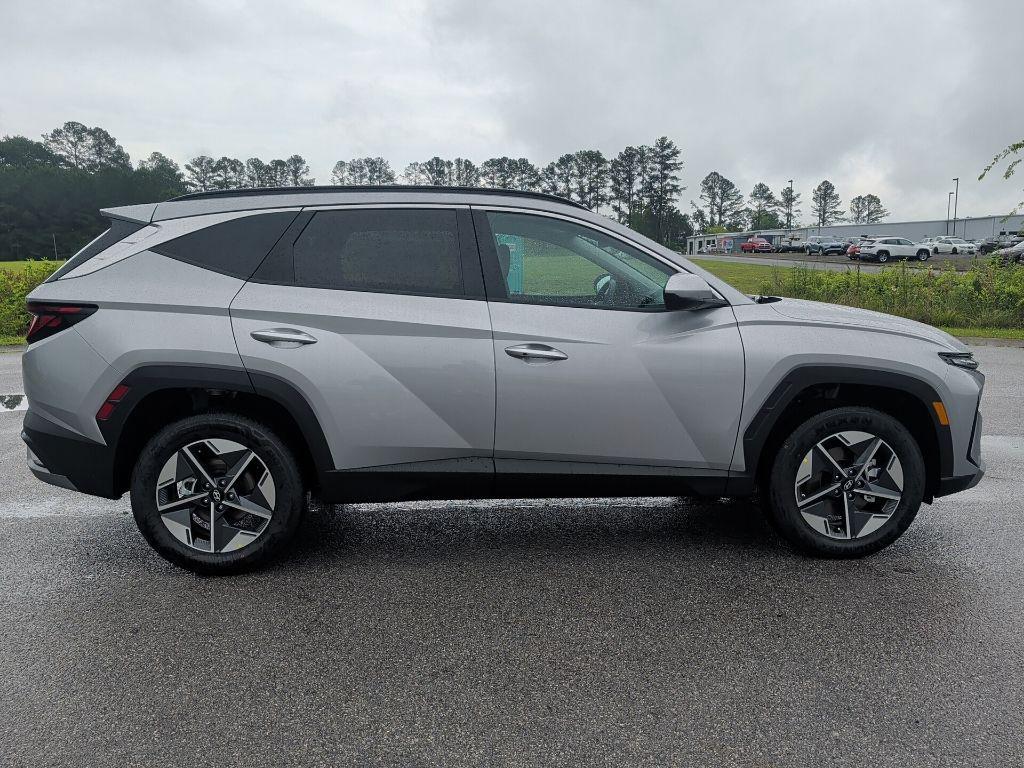new 2026 Hyundai TUCSON Hybrid car, priced at $33,648