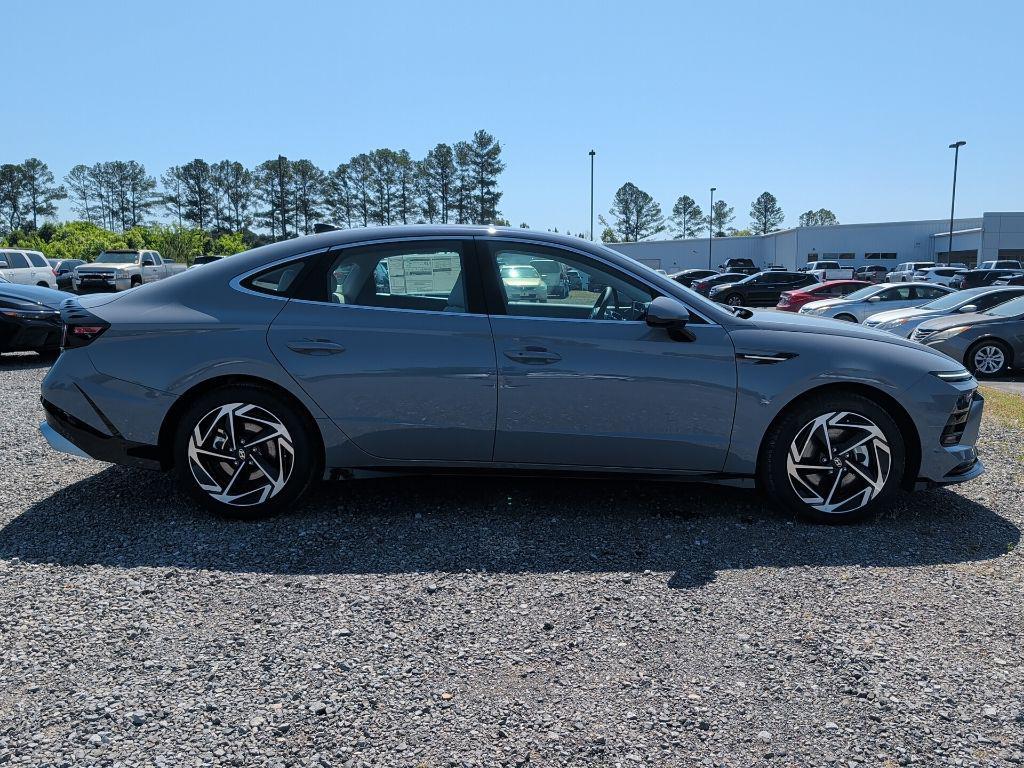 new 2026 Hyundai Sonata car, priced at $27,317