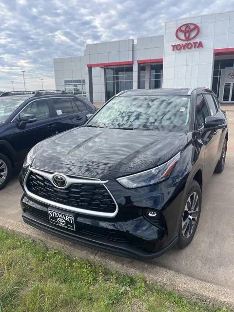 new 2026 Toyota Highlander car, priced at $46,865