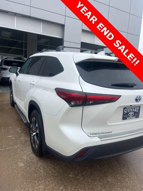 used 2021 Toyota Highlander Hybrid car, priced at $30,577