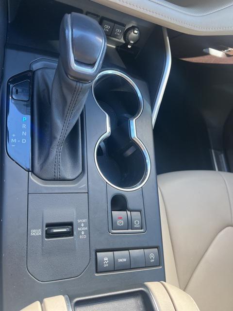 used 2021 Toyota Highlander car, priced at $28,377