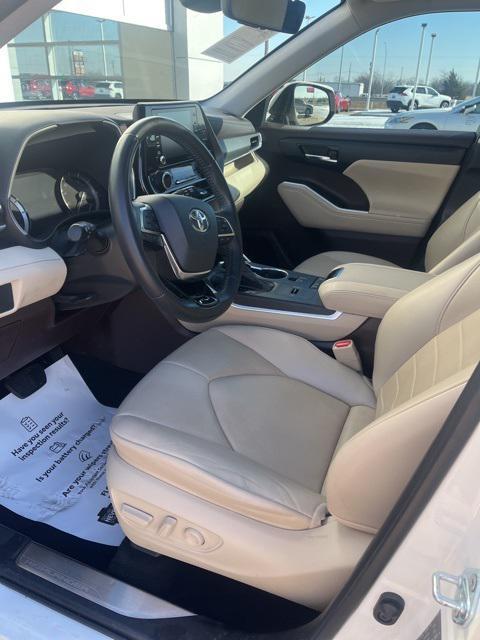 used 2021 Toyota Highlander car, priced at $28,377