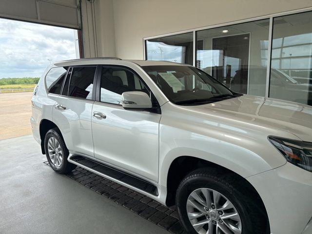 used 2023 Lexus GX 460 car, priced at $66,277