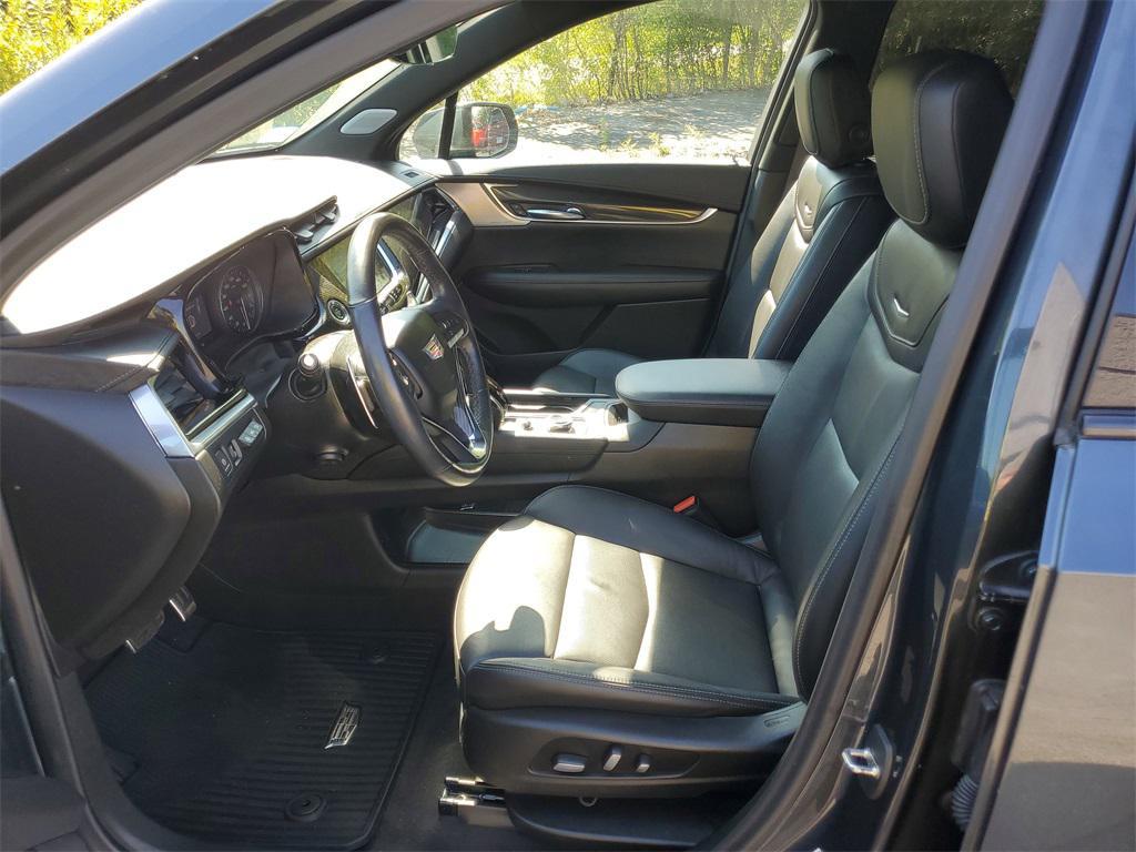 used 2021 Cadillac XT6 car, priced at $28,800