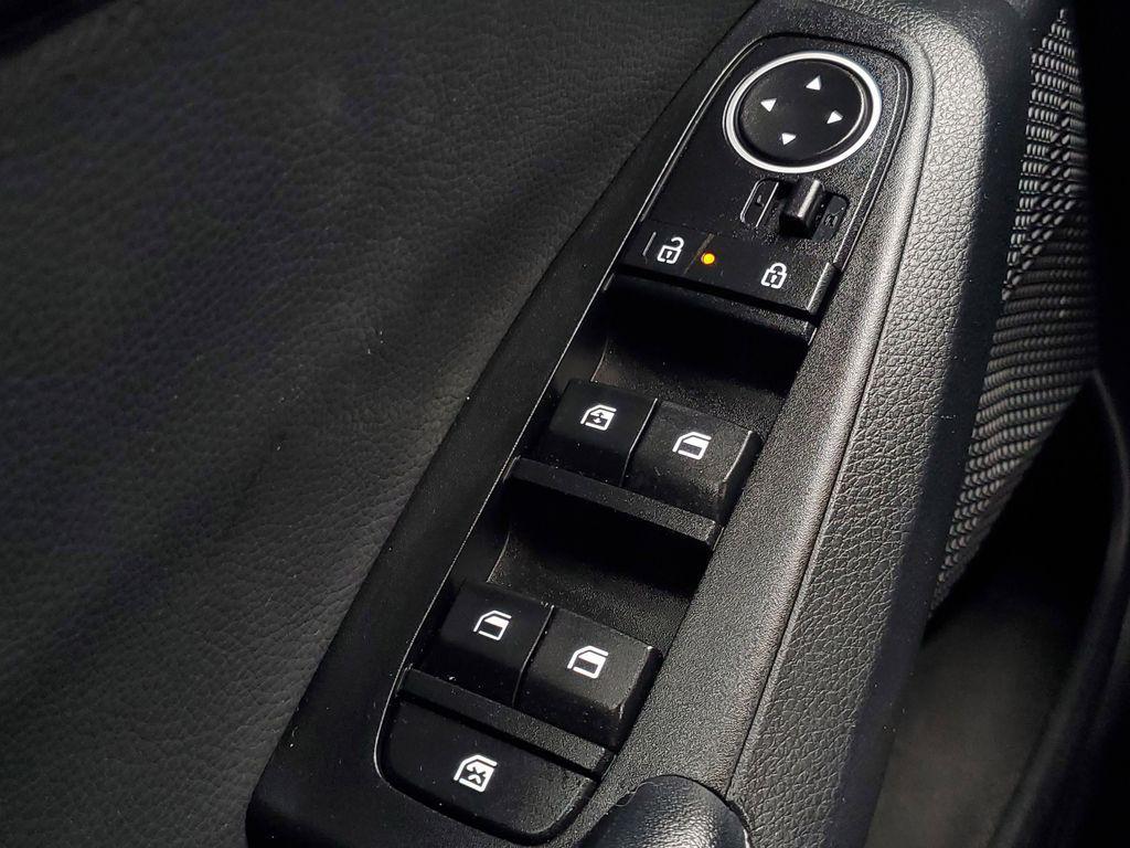 used 2025 Kia Seltos car, priced at $20,300