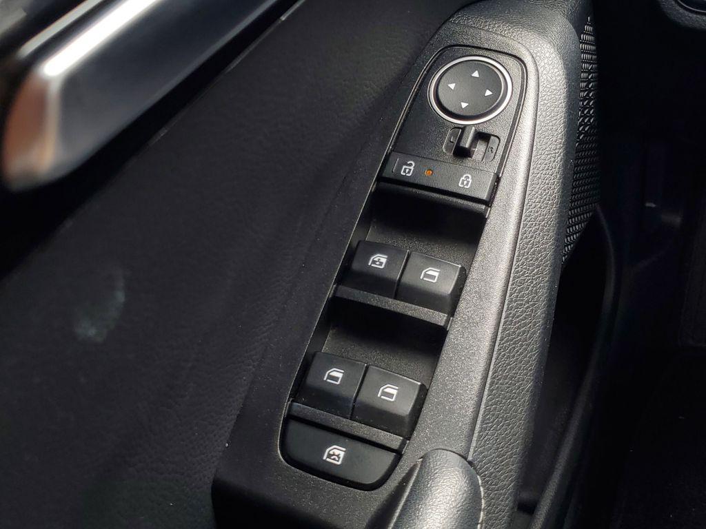 used 2025 Kia Seltos car, priced at $19,799