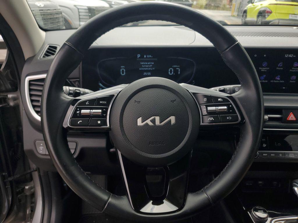 used 2025 Kia Seltos car, priced at $19,799