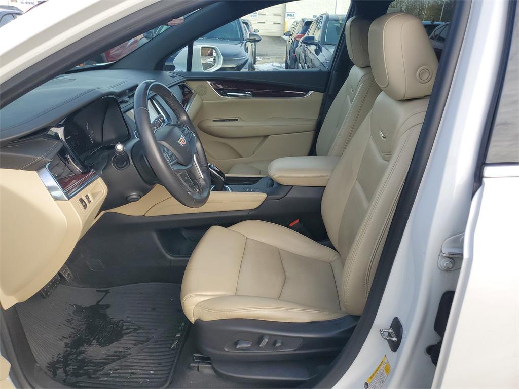 used 2018 Cadillac XT5 car, priced at $16,950