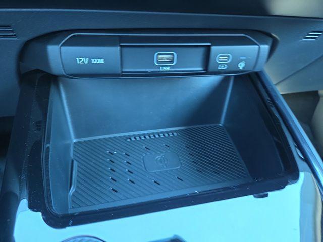 new 2025 Kia Niro Plug-In Hybrid car, priced at $33,280