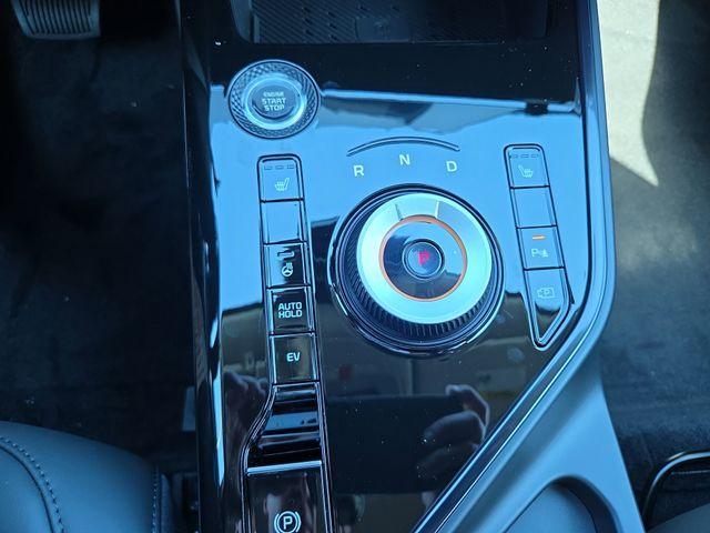 new 2025 Kia Niro Plug-In Hybrid car, priced at $32,913