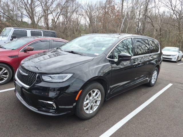 used 2023 Chrysler Pacifica car, priced at $23,435