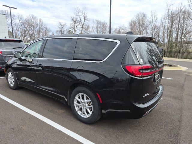 used 2023 Chrysler Pacifica car, priced at $23,435