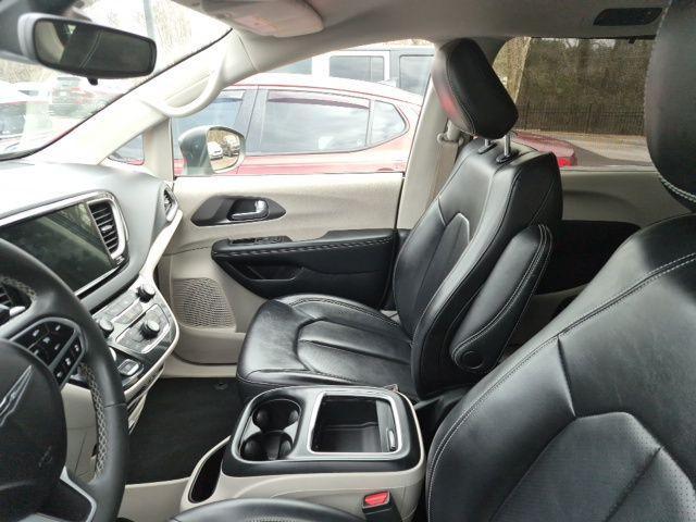 used 2023 Chrysler Pacifica car, priced at $23,435