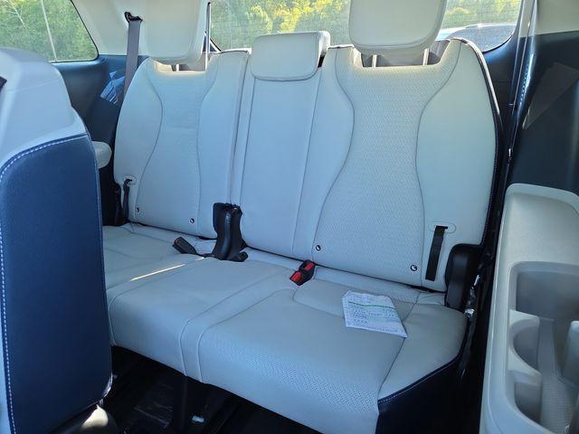 new 2026 Kia Carnival Hybrid car, priced at $50,925