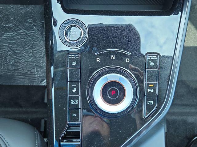 new 2025 Kia Niro Plug-In Hybrid car, priced at $32,913