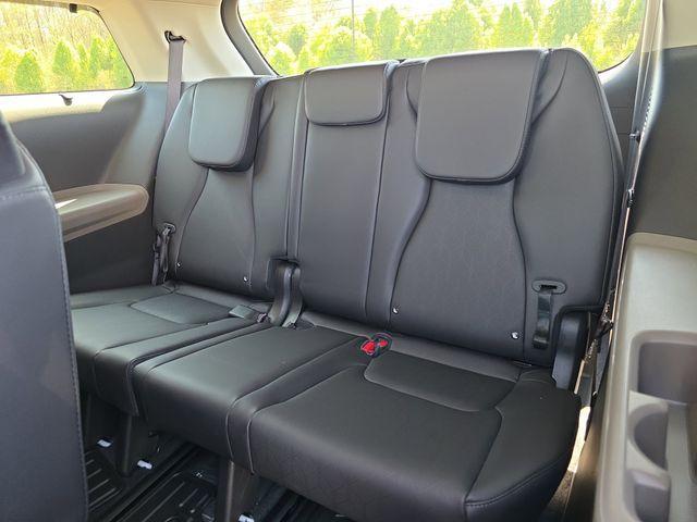 new 2026 Kia Carnival Hybrid car, priced at $43,455