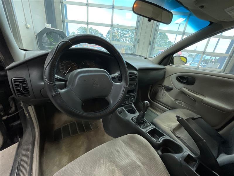 used 2002 Saturn L car, priced at $2,150