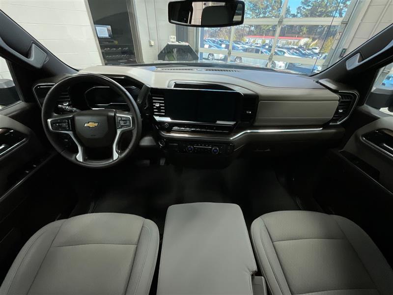 used 2024 Chevrolet Silverado 1500 car, priced at $29,994