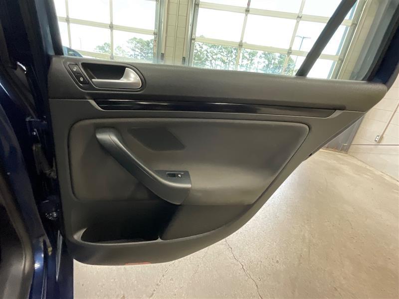 2013 Tempest Blue Metallic Volkswagen Jetta SportWagen