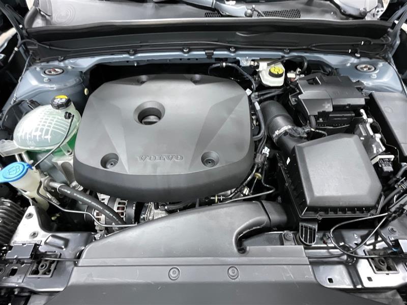 used 2021 Volvo XC40 car, priced at $19,995