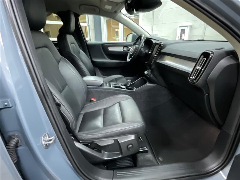 used 2021 Volvo XC40 car, priced at $19,995