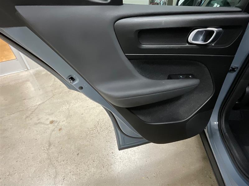 used 2021 Volvo XC40 car, priced at $19,995
