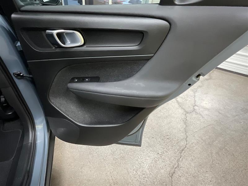 used 2021 Volvo XC40 car, priced at $19,995
