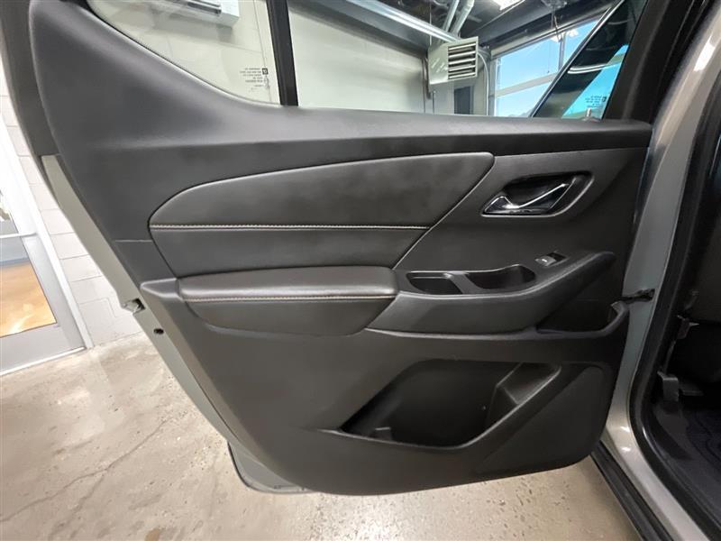 used 2018 Chevrolet Traverse car, priced at $10,995