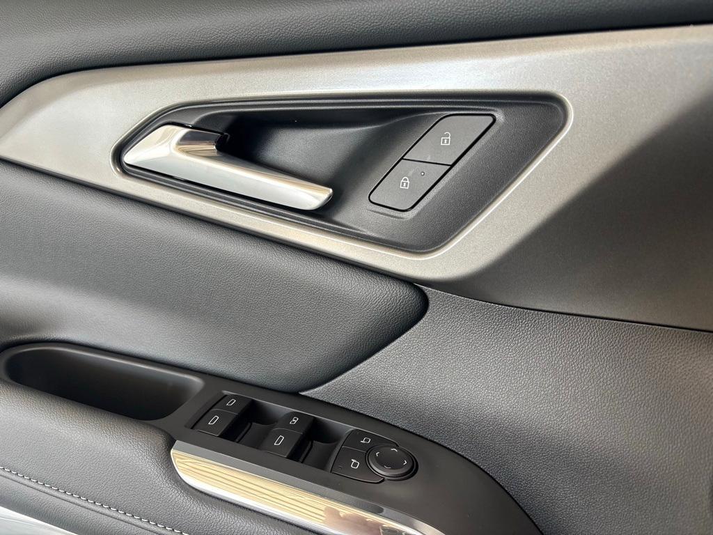 new 2026 Chevrolet Traverse car, priced at $42,171