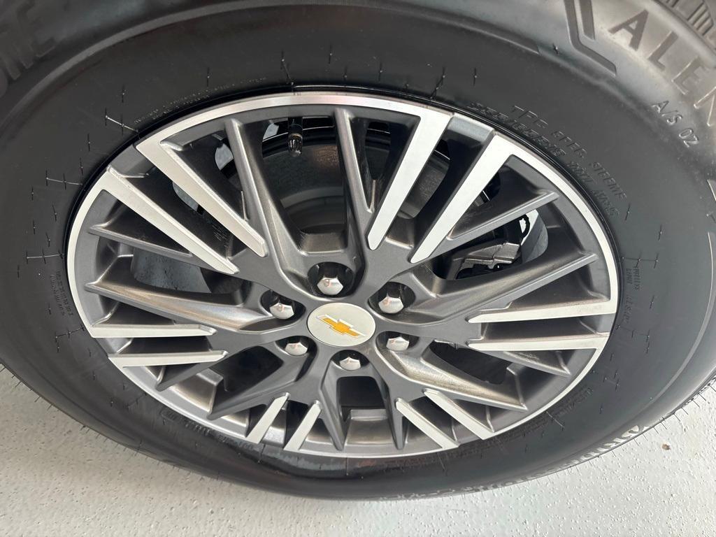 new 2026 Chevrolet Traverse car, priced at $42,171