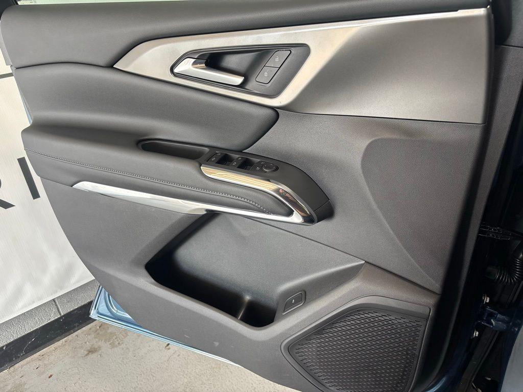 new 2026 Chevrolet Traverse car, priced at $41,037