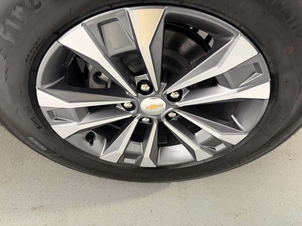 new 2026 Chevrolet Equinox car, priced at $30,038