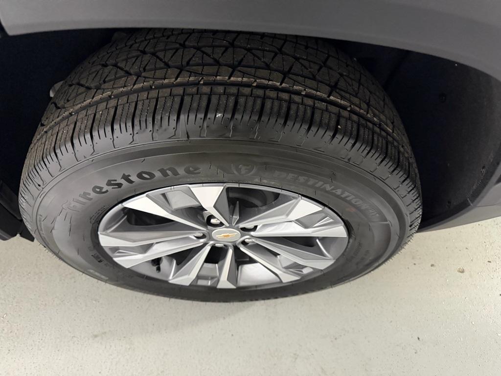 new 2026 Chevrolet Equinox car, priced at $30,038