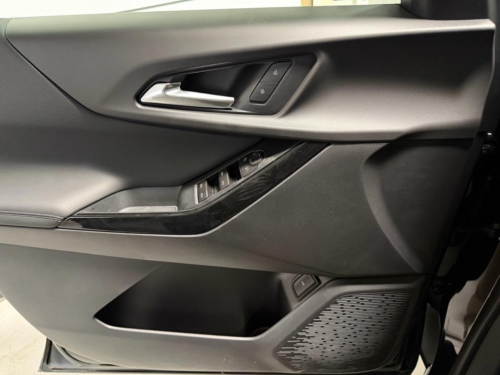 new 2026 Chevrolet Equinox car, priced at $35,621