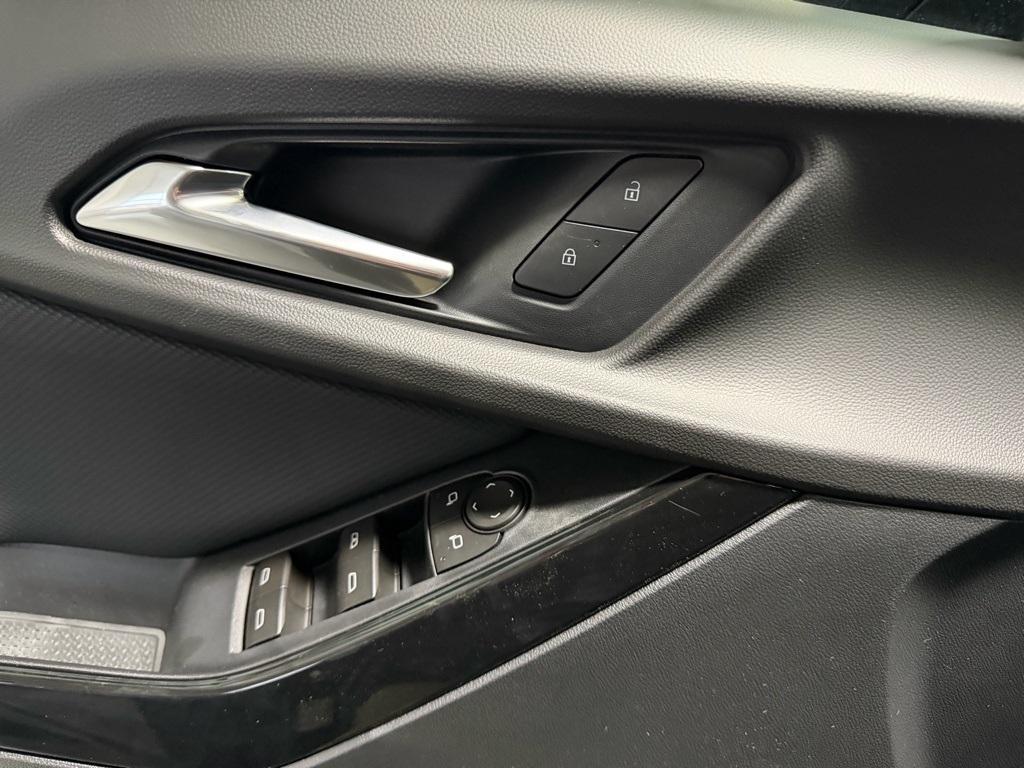 new 2026 Chevrolet Equinox car, priced at $35,621