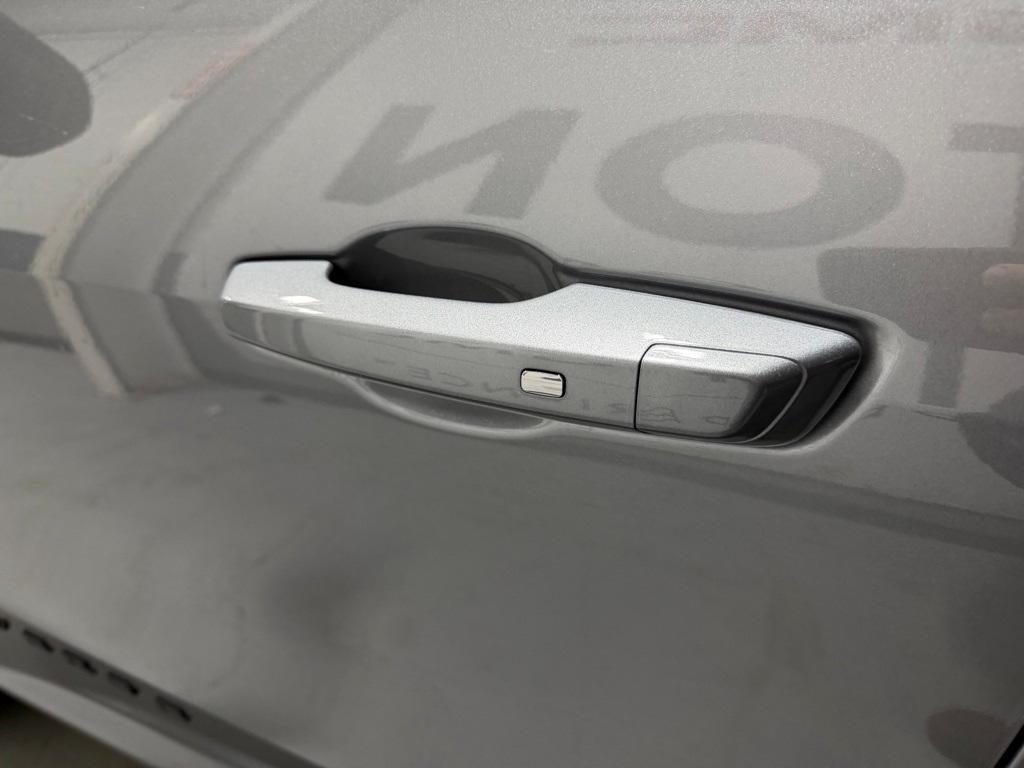 new 2026 Chevrolet Traverse car, priced at $57,134