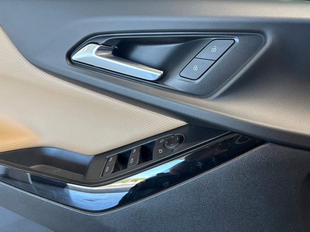 new 2026 Chevrolet Equinox car, priced at $33,732