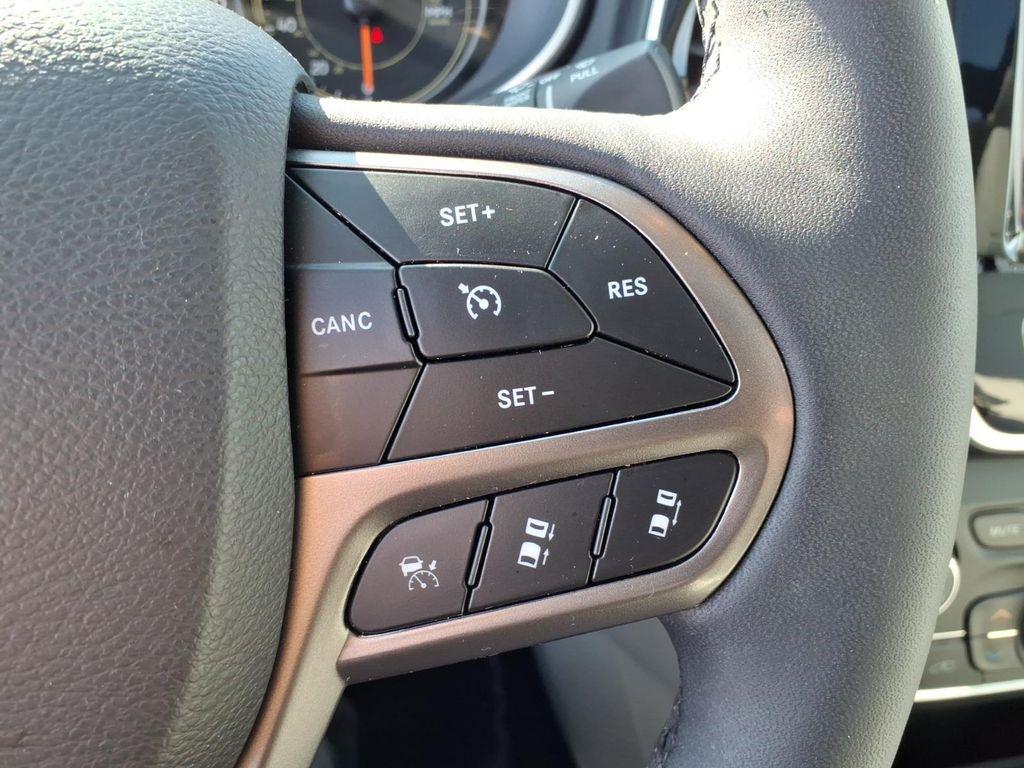 used 2022 Jeep Cherokee car, priced at $25,250