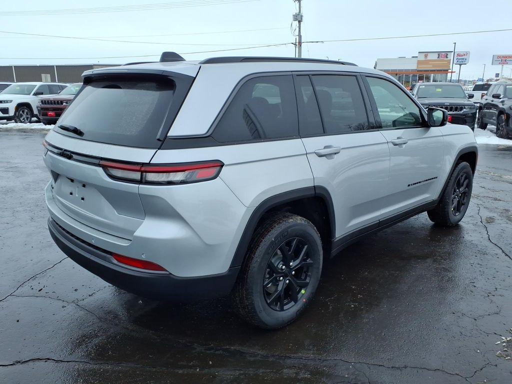 new 2026 Jeep Grand Cherokee car, priced at $48,171