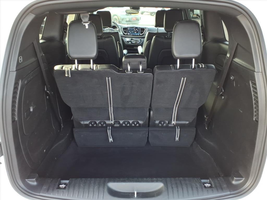 used 2024 Chrysler Pacifica Hybrid car, priced at $29,995