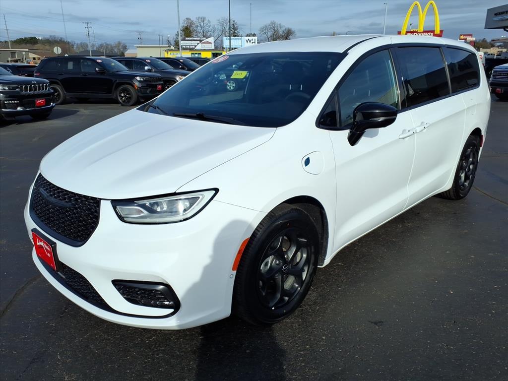 used 2024 Chrysler Pacifica Hybrid car, priced at $29,995